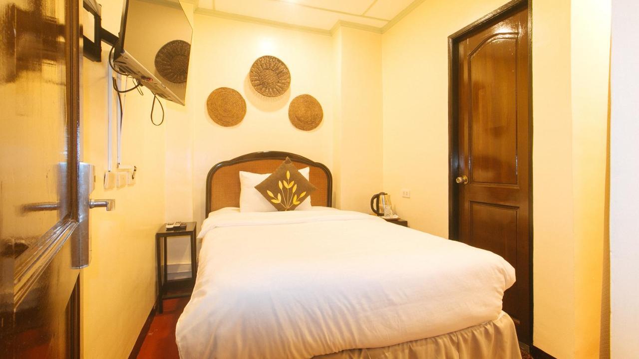 Park Avenue Guest House 2443 Pasay City Bagian luar foto